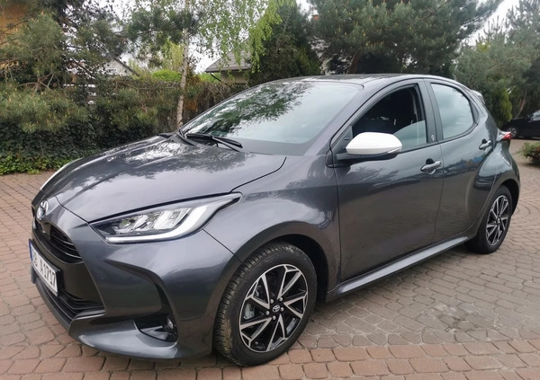Toyota Yaris cena 91500 przebieg: 8850, rok produkcji 2022 z Zbąszyń małe 379